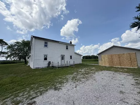 15852 W 200, Medaryville, IN 47957