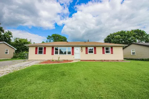 623 Oxbow Rd, Valparaiso, IN 46385