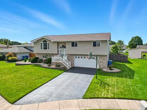 832 Robin Ct, Dyer, IN 46311 photo 3
