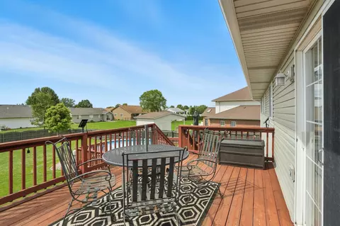 832 Robin Ct, Dyer, IN 46311 photo 25