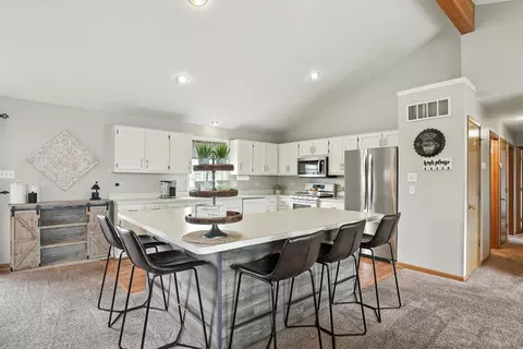 832 Robin Ct, Dyer, IN 46311 photo 8