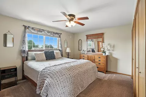 832 Robin Ct, Dyer, IN 46311 photo 13
