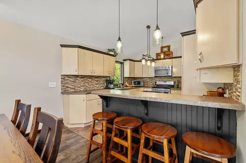 Kitchen - 5592 E 1100, De Motte, IN 46310 photo 6 of 6