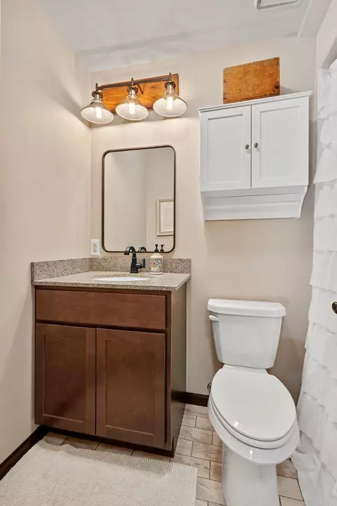 Bath - 5592 E 1100, De Motte, IN 46310 photo 2 of 4