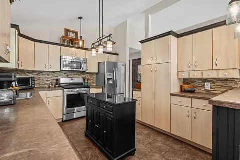 Kitchen - 5592 E 1100, De Motte, IN 46310 photo 5 of 6
