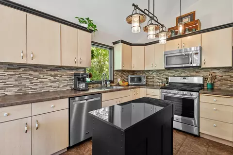 Kitchen - 5592 E 1100, De Motte, IN 46310 photo 1 of 6