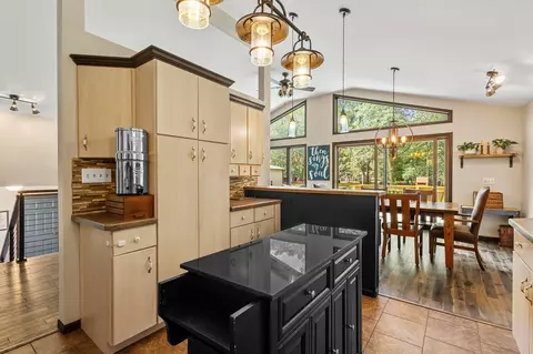 Kitchen - 5592 E 1100, De Motte, IN 46310 photo 4 of 6