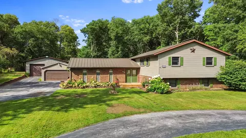 5592 E 1100, De Motte, IN 46310