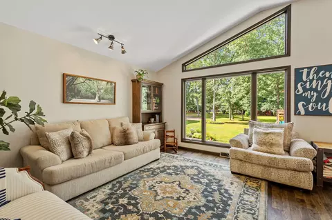 Living - 5592 E 1100, De Motte, IN 46310 photo 4 of 4