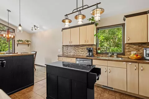 Kitchen - 5592 E 1100, De Motte, IN 46310 photo 2 of 6