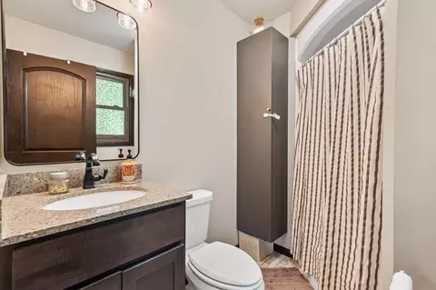 Bath - 5592 E 1100, De Motte, IN 46310 photo 3 of 4