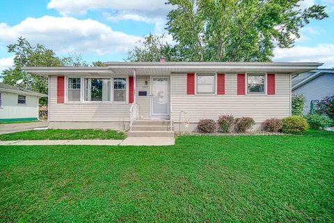 3443 43rd St, Highland, IN 46322