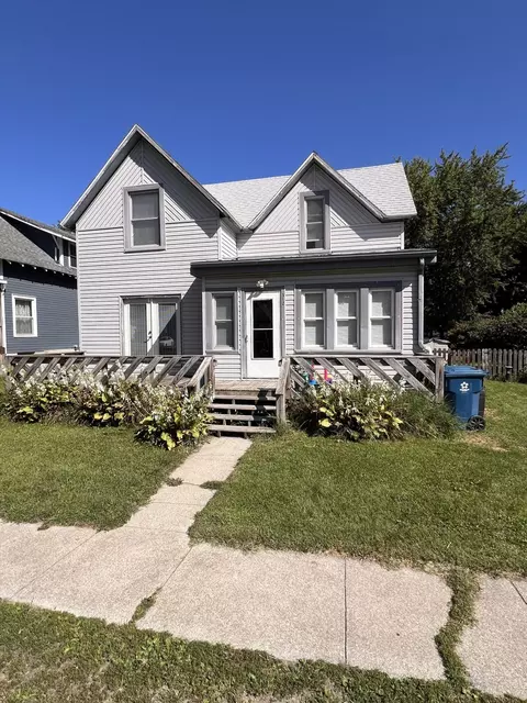 Exterior - 312 E Walnut St, Morocco, IN 47963 photo 1 of 3