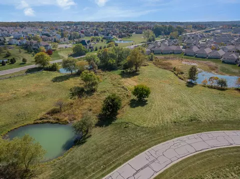 2955 Spring Rain Ct, Valparaiso, IN 46385 photo 1