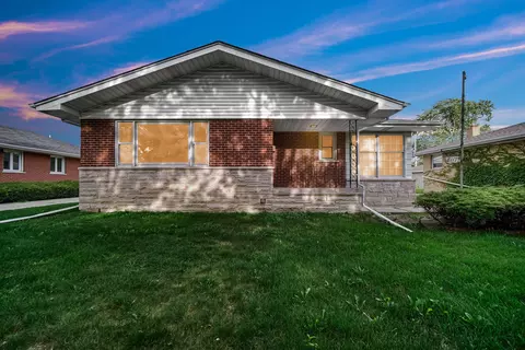 8117 Euclid Ave, Munster, IN 46321