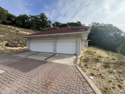 8000 Forest Ave, Gary, IN 46403 photo 4