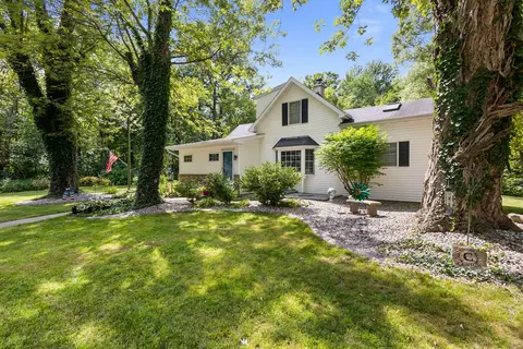 6 S Otis Rd, Westville, IN 46391