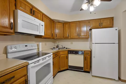 2003 45th St #101, Highland, IN 46322 photo 11