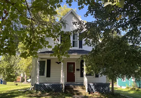 484 Grove Ave, Valparaiso, IN 46385