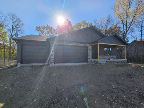 203 E Pine St, Wheatfield, IN 46392 photo 1