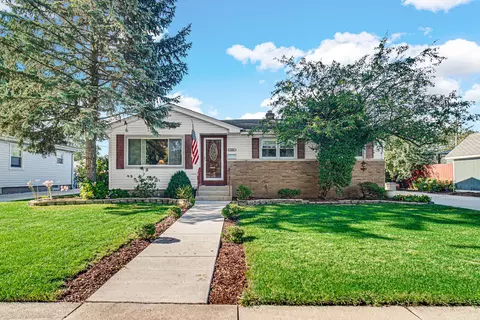 3208 Grand Blvd, Highland, IN 46322
