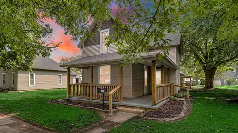 524 N Market St, Winamac, IN 46996