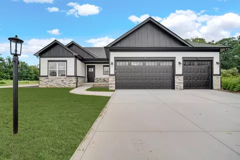 299 Holst Ln, Valparaiso, IN 46385