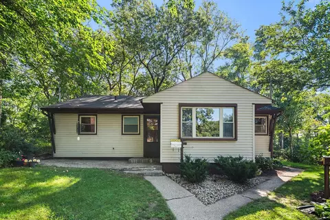 6909 Lindberg Ave, Hammond, IN 46323