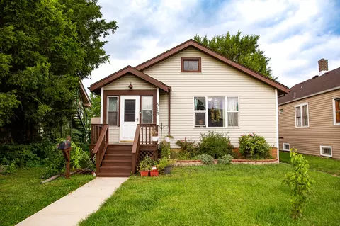 513 173rd St, Hammond, IN 46324