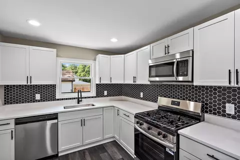 Kitchen - 420 S Henry St, Gary, IN 46403 photo 3 of 4