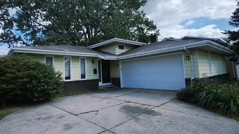 9331 Wildwood Dr, Highland, IN 46322