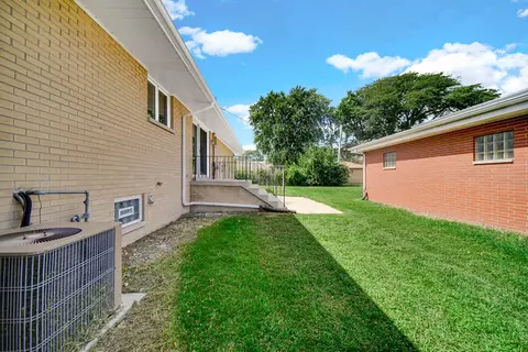 Exterior - 8304 Monroe Ave, Munster, IN 46321 photo 4 of 4