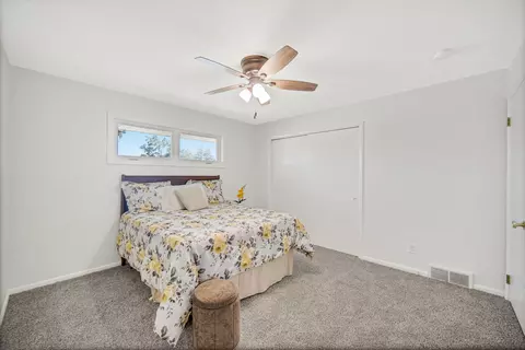 Bedroom - 8304 Monroe Ave, Munster, IN 46321 photo 2 of 6