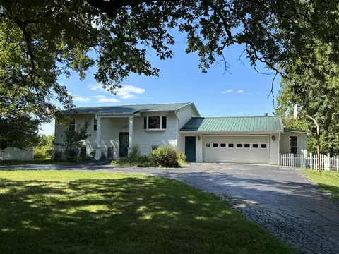 870 W Bunkum Rd, Rensselaer, IN 47978