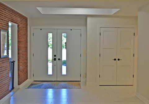Entry Way - 7761 E Miller Ln, Hobart, IN 46342 photo 1 of 4