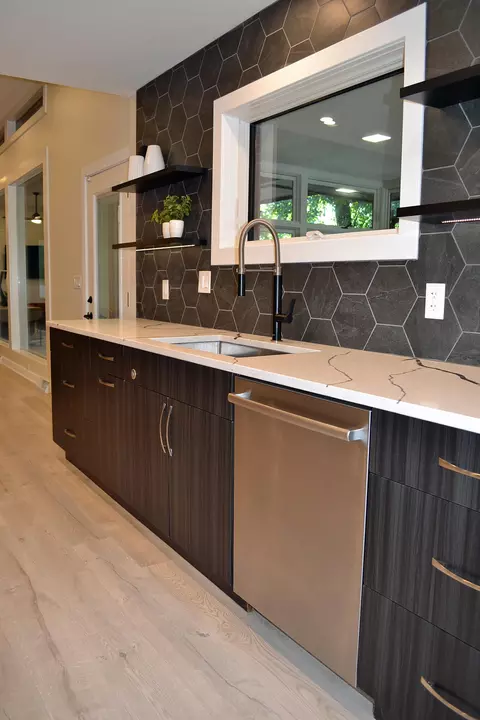 Kitchen - 7761 E Miller Ln, Hobart, IN 46342 photo 6 of 11
