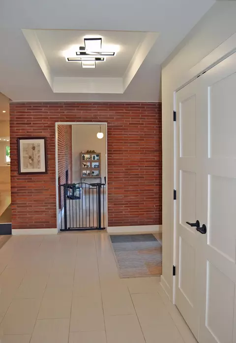 Entry Way - 7761 E Miller Ln, Hobart, IN 46342 photo 4 of 4