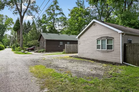 4409 Masters Rd, Valparaiso, IN 46383