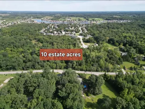 8610 E 109th Ave, Crown Point, IN 46307