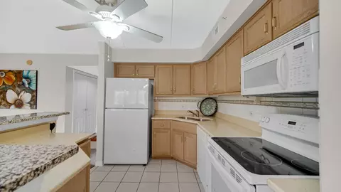 408 Swan Dr #2D, Dyer, IN 46311 photo 12