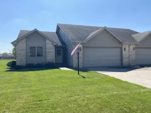 523 Hidden Oak Dr, Hobart, IN 46342