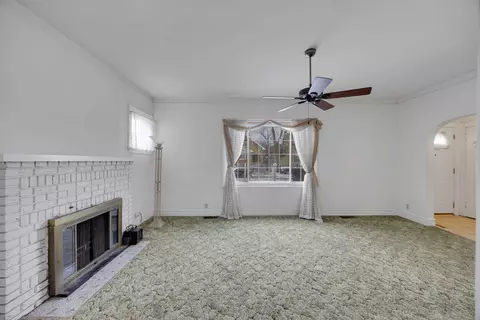 643 Mckinley St, Gary, IN 46404 photo 3