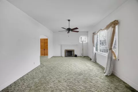 643 Mckinley St, Gary, IN 46404 photo 2