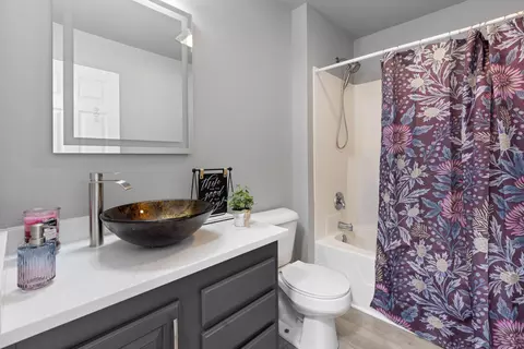 Bath - 2244 W Taft St, Gary, IN 46404 photo 1 of 2
