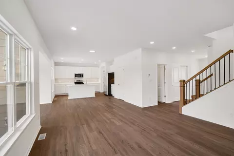 Living - 12914 109th Pl, Dyer, IN 46311 photo 1 of 3