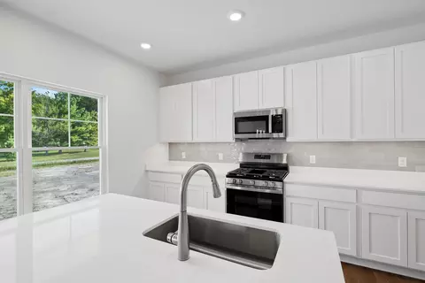 Kitchen - 12914 109th Pl, Dyer, IN 46311 photo 2 of 4