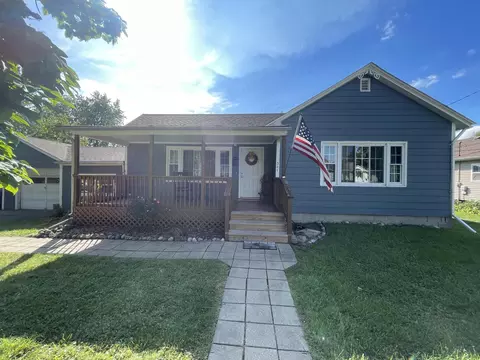 301 Hoffman St, Crown Point, IN 46307