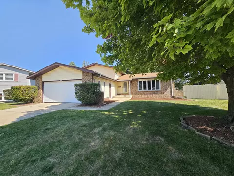 9123 Crestwood Ct, Munster, IN 46321