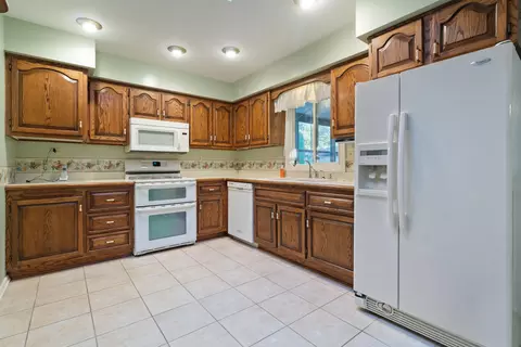 321 Elizabeth Dr, Crown Point, IN 46307 photo 11