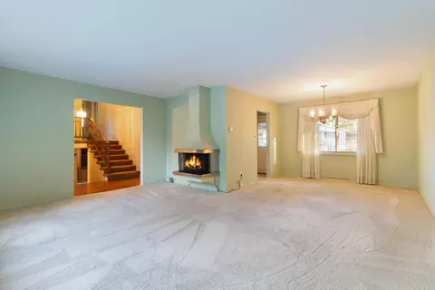 321 Elizabeth Dr, Crown Point, IN 46307 photo 5